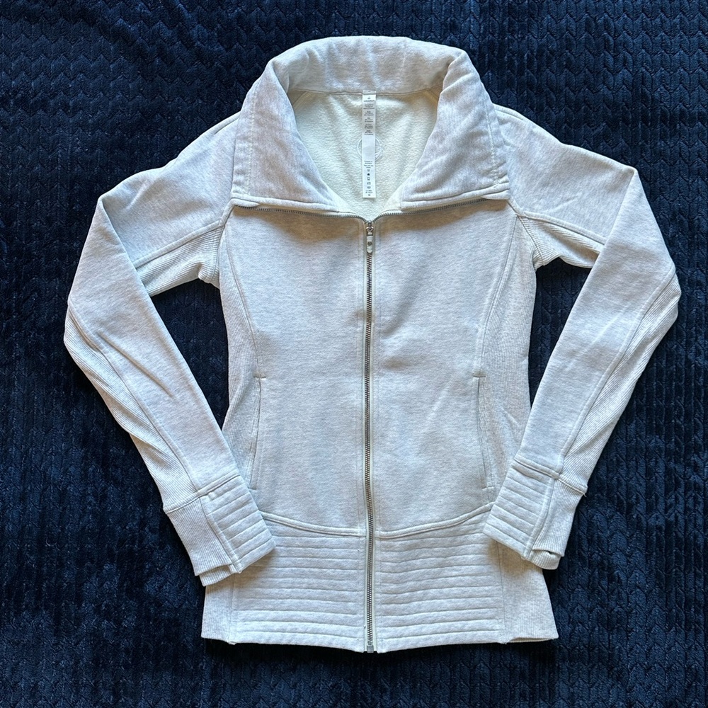 Lululemon Radiant Jacket II Size 4 - Picture 4 of 10